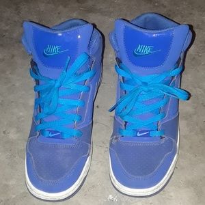 Nike female shose